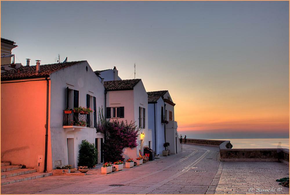 La Casa Sotto L'Arco Lägenhet Termoli Exteriör bild